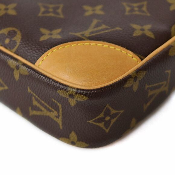 Louis Vuitton Danube Shoulder Bag Monogram - Picture 8 of 8